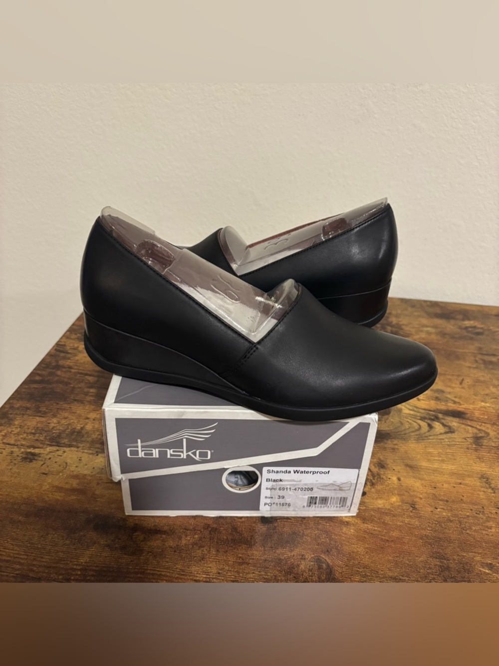 NWT Dansko Women's Black waterproof leather slip on Loafer Flats